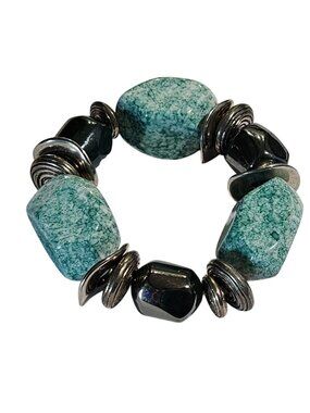 Chunky Plastic Beaded Stretchy Bracelet Green White Silvertone 7 in Unstretched